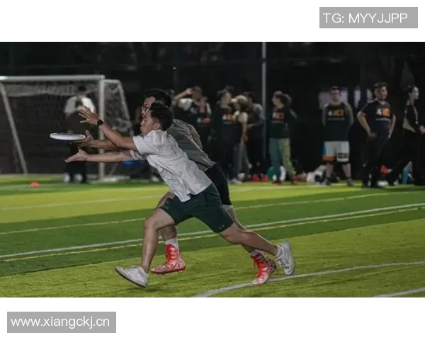 杭州飞盘队与深圳飞盘队赛后复盘分析意识碰撞与战术对决